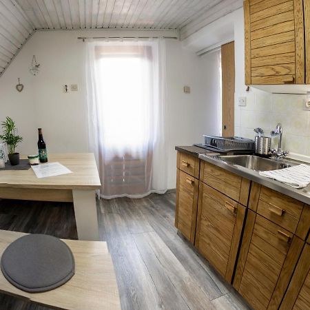 Apartma Petra Ravnik - Wanderer'S Hut Apartamento Bohinj Exterior foto